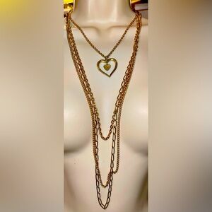 EUC Vintage Gold Tone Triple Chain Necklace with Heart Charm. 18"